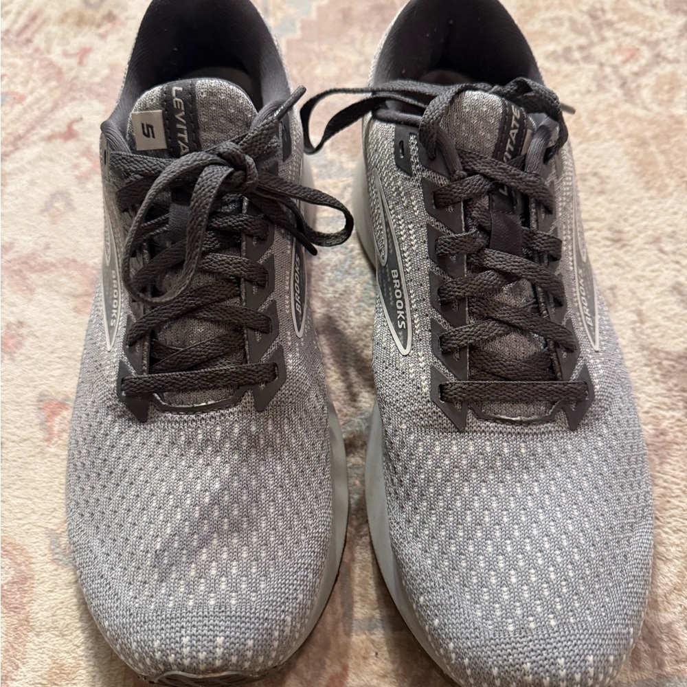 Brooks Women's Black and Gray Levitate Running Shoes